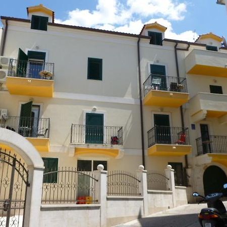 Apartments Zo Макарска Екстериор снимка