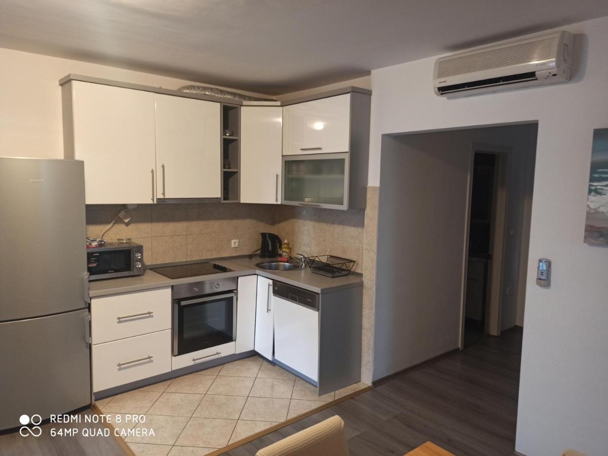 Apartments Zo Макарска Екстериор снимка