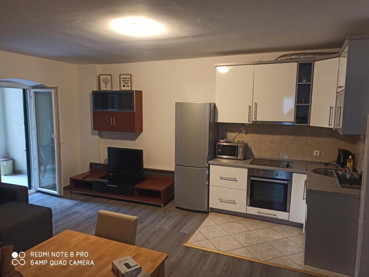 Apartments Zo Макарска Екстериор снимка