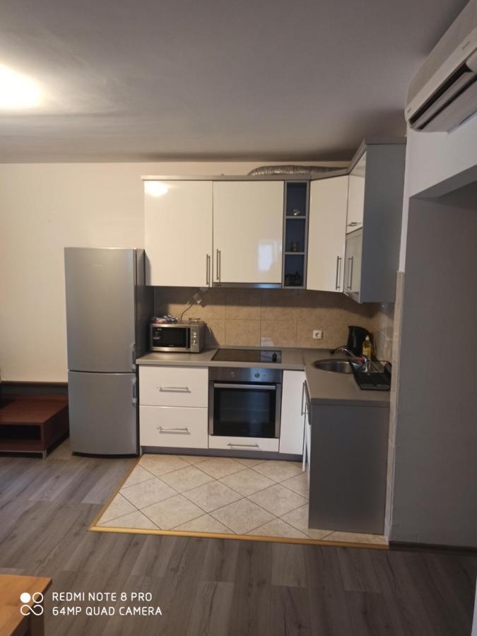 Apartments Zo Макарска Екстериор снимка