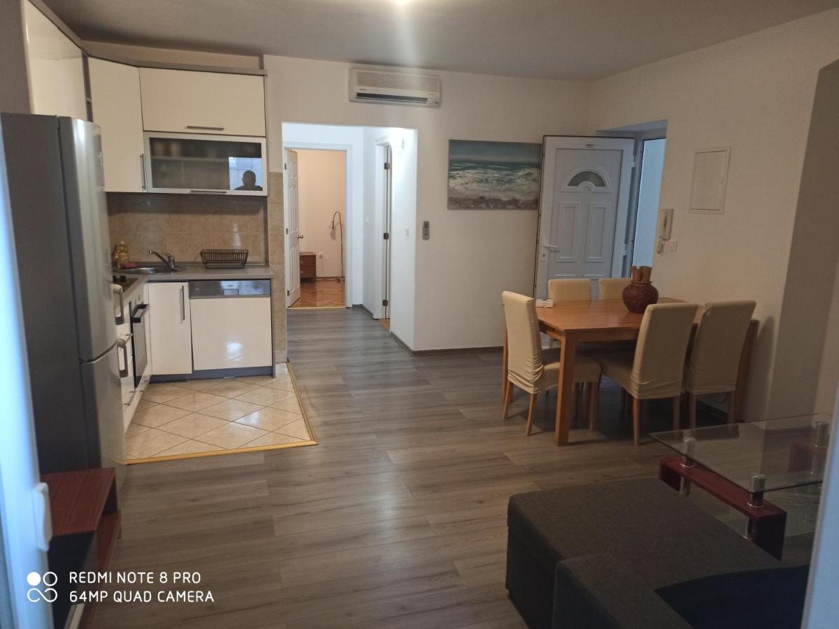 Apartments Zo Макарска Стая снимка