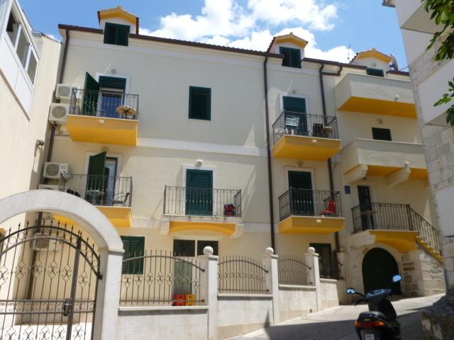 Apartments Zo Макарска Екстериор снимка
